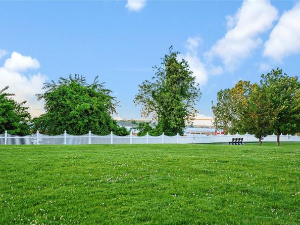 3-17 Endeavor Place C, College Point NY 11356