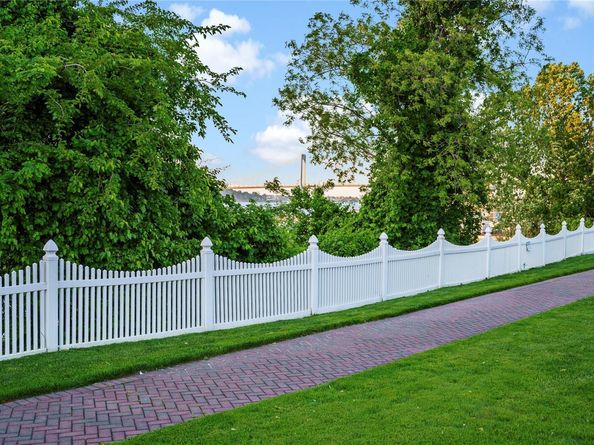 3-17 Endeavor Place C, College Point NY 11356