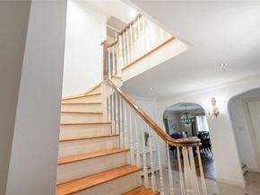 20 Sussex Road, Great Neck NY 11020