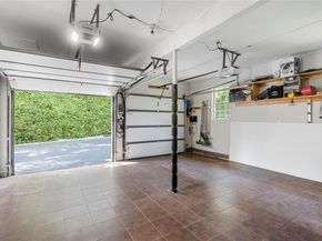 10 Faulkner Lane, Dix Hills NY 11746