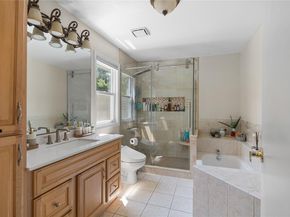 10 Faulkner Lane, Dix Hills NY 11746