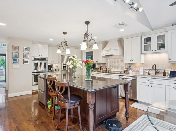 32 Soundview Drive, Northport NY 11768