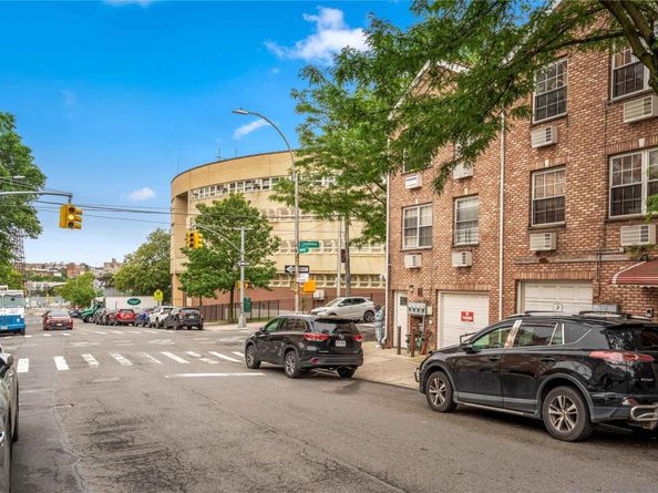 992 Jennings Street, Bronx NY 10460