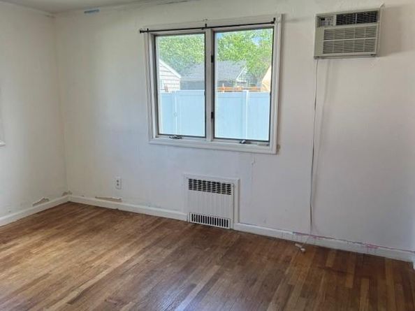 624 Adams Avenue, Lindenhurst NY 11757