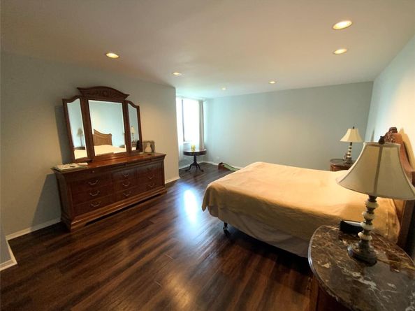 27110 Grand Central Parkway 33A, Floral Park NY 11005