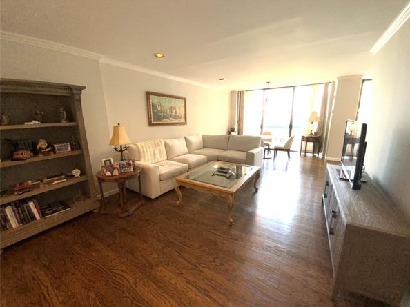 27110 Grand Central Parkway 33A, Floral Park NY 11005