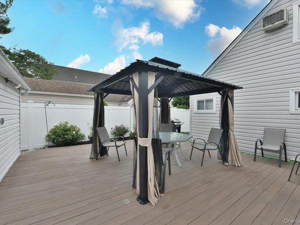 243 Seaford Avenue, Massapequa NY 11758