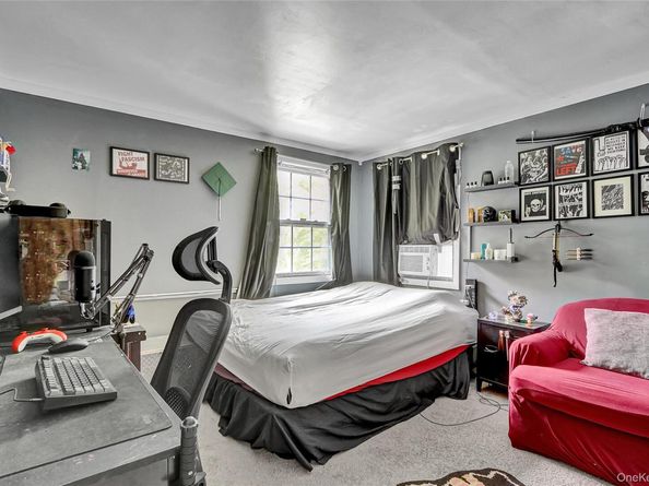33 Breston Drive W, Shirley NY 11967