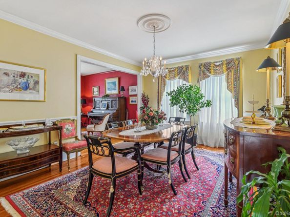 402 N Village Avenue, Rockville Centre NY 11570