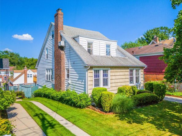 3611 204th Street, Bayside NY 11361