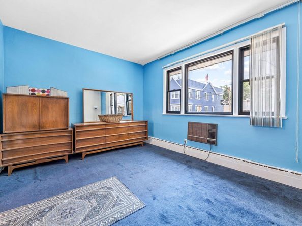 6161 62nd Avenue, Middle Village NY 11379