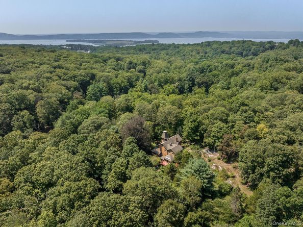 81 Glendale Road, Ossining NY 10562
