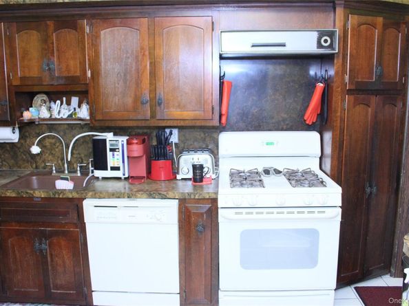 24 Garnet Place, Elmont NY 11003