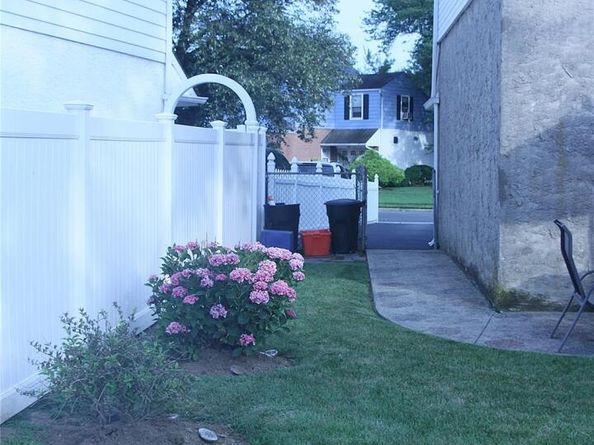 24 Garnet Place, Elmont NY 11003