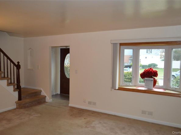 24 Garnet Place, Elmont NY 11003