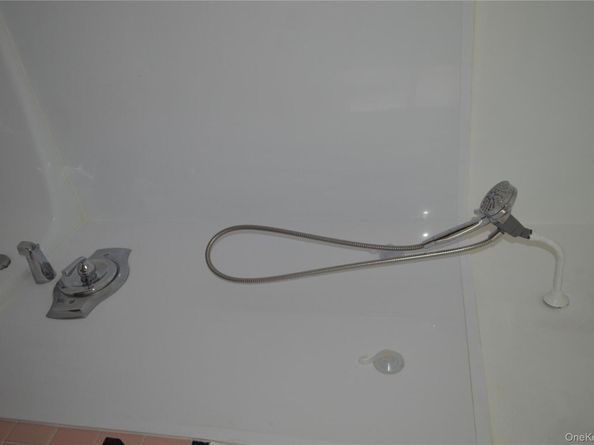 24 Garnet Place, Elmont NY 11003