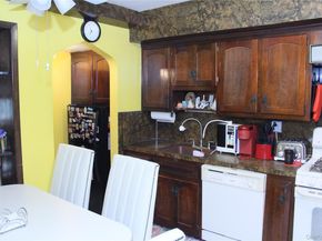 24 Garnet Place, Elmont NY 11003