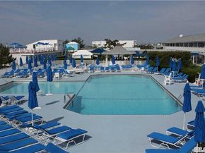 231 Dune Road 919, Westhampton Beach NY 11978