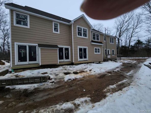 25a Randall, Shoreham NY 11786