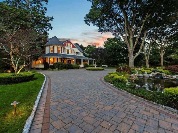 661 Middle Road, Bayport NY 11705