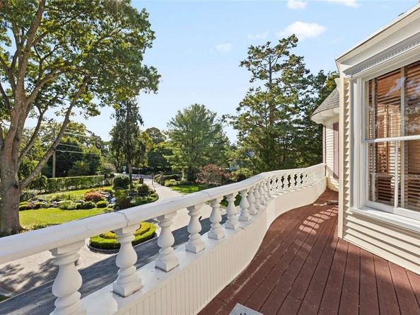 661 Middle Road, Bayport NY 11705