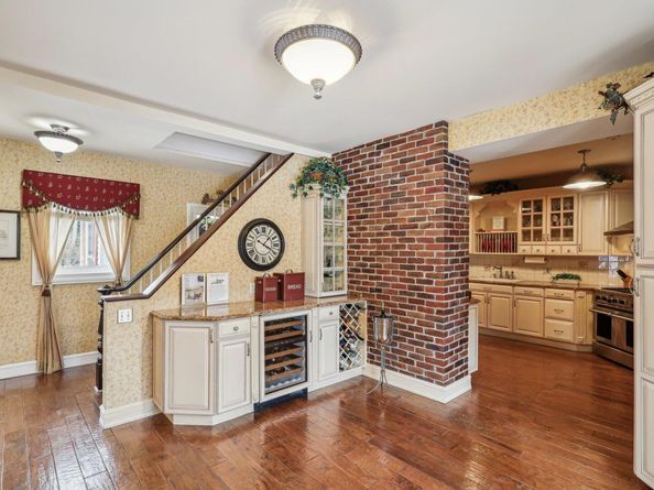 661 Middle Road, Bayport NY 11705