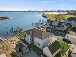 255 Delaware Avenue, Island Park NY 11558