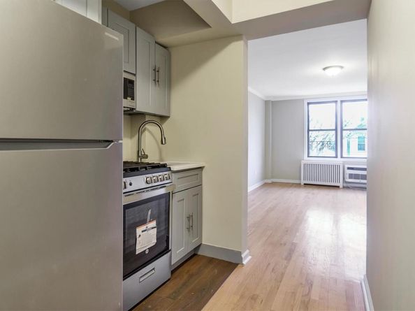 50-21 39th Place 2C, Sunnyside NY 11104