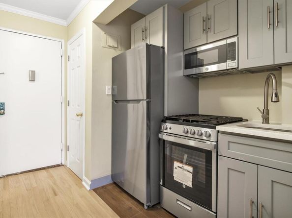 50-21 39th Place 2C, Sunnyside NY 11104