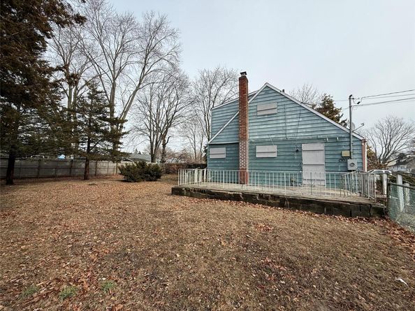 23 Satinwood Street, Central Islip NY 11722