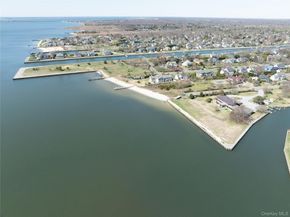 101 West Lane, Bay Shore NY 11706