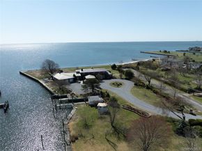 101 West Lane, Bay Shore NY 11706