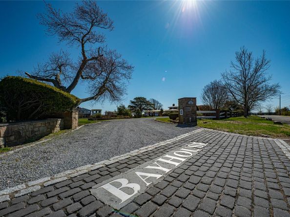 101 West Lane, Bay Shore NY 11706