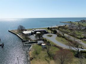 101 West Lane, Bay Shore NY 11706