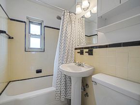 414 Merrick Road 4.5B, Rockville Centre NY 11570