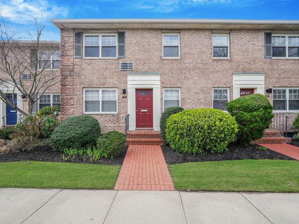 414 Merrick Road 4.5B, Rockville Centre NY 11570