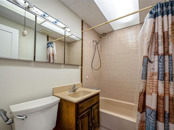 926 9th Street, West Babylon NY 11704