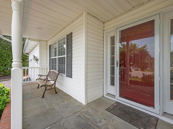 8 Tecumseh Court, Commack NY 11725