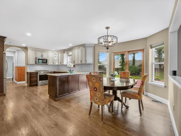 8 Tecumseh Court, Commack NY 11725