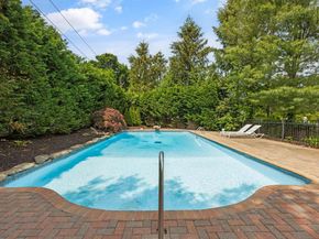 8 Tecumseh Court, Commack NY 11725
