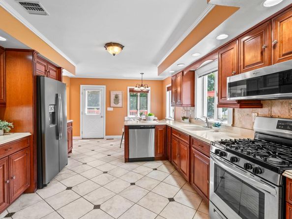 42 Titus Road, Glen Cove NY 11542