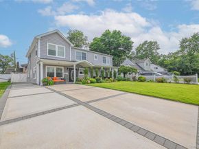 86 S Cabot Lane, Westbury NY 11590