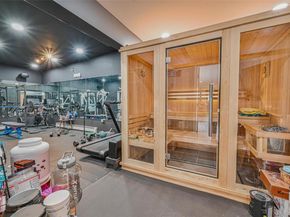 86 S Cabot Lane, Westbury NY 11590