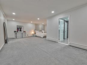 86 S Cabot Lane, Westbury NY 11590