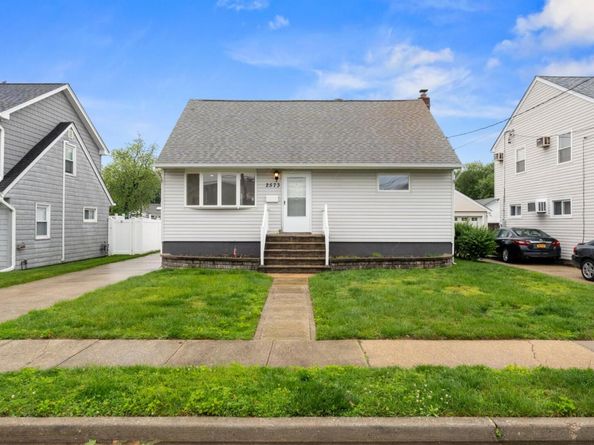 2573 Legion Street, Bellmore NY 11710
