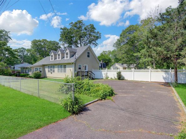 178 Magnolia Drive, Mastic Beach NY 11951