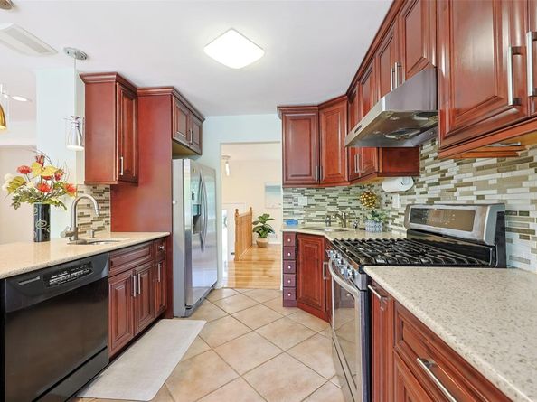 43 Saratoga Drive, Jericho NY 11753