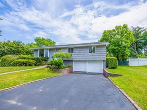 43 Saratoga Drive, Jericho NY 11753