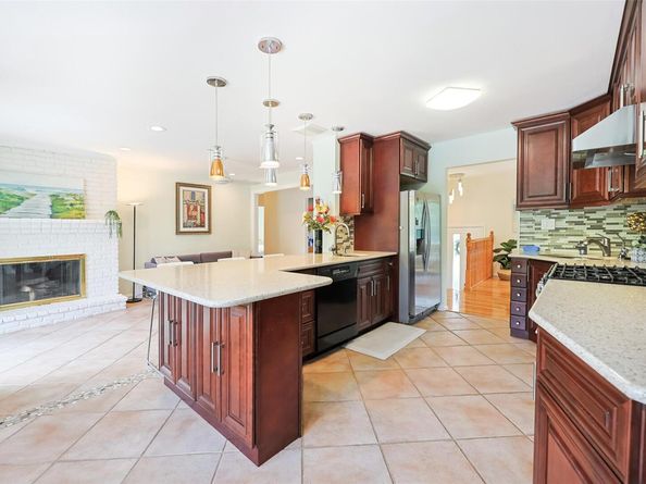 43 Saratoga Drive, Jericho NY 11753
