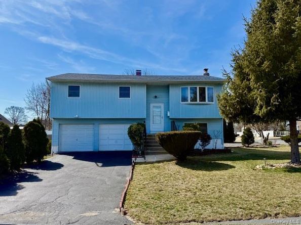 40 Church Street, Central Islip NY 11722